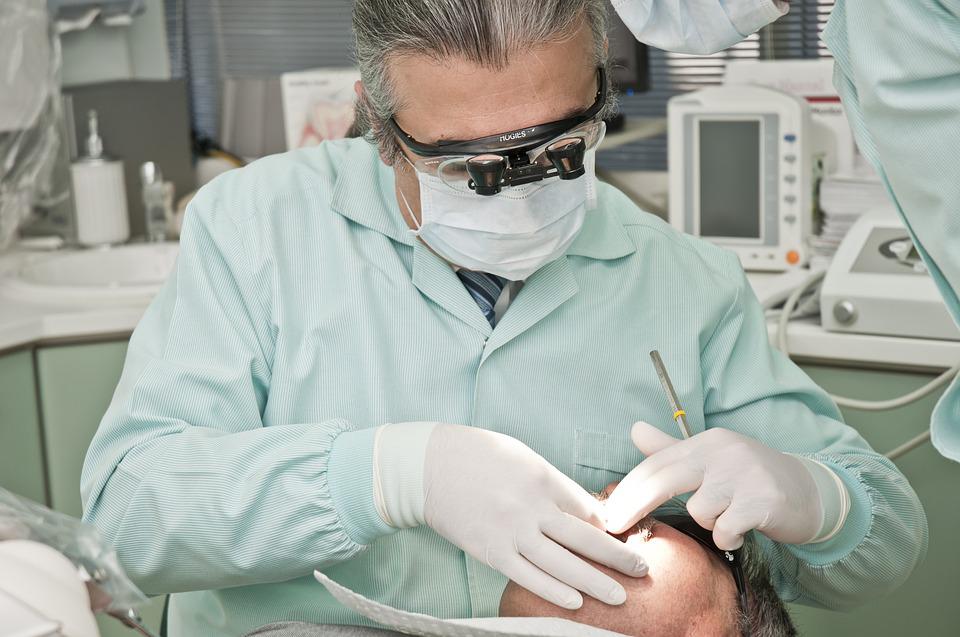 Dentiste Nyon : soigner efficacement ses dents
